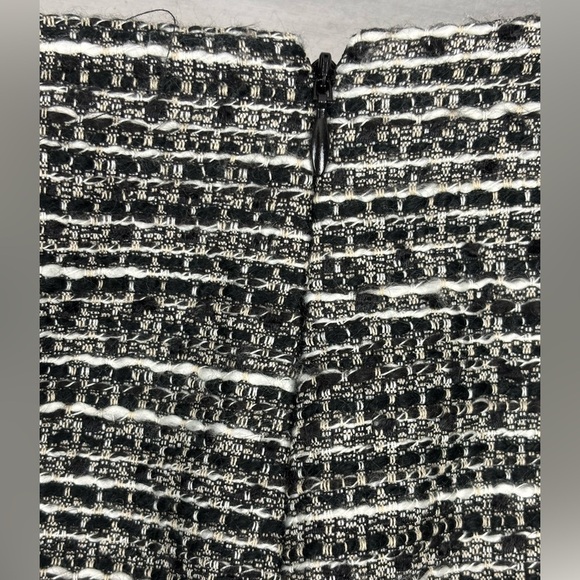 Tahari Elena NWT Woven Tweed Skirt Black White Size 12 Contemporary Office - Picture 9 of 11